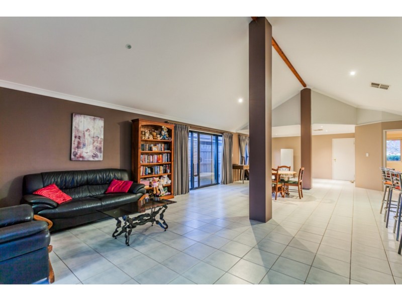 48 Ritchie Drive, Rockingham WA 6168