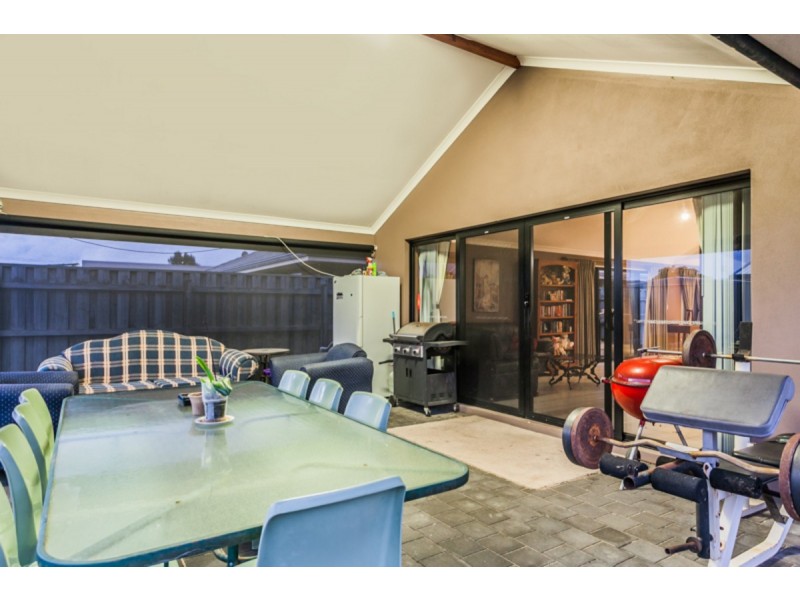 48 Ritchie Drive, Rockingham WA 6168