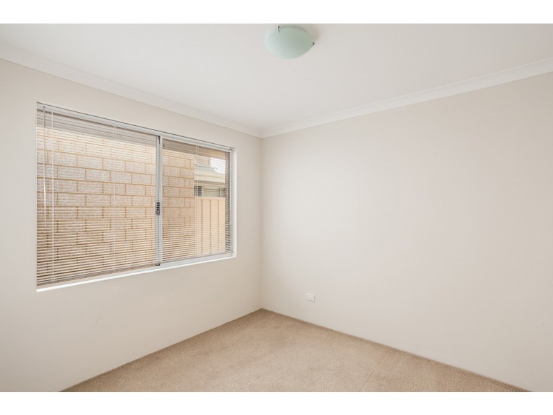 68 Leisure Way, Halls Head WA 6210