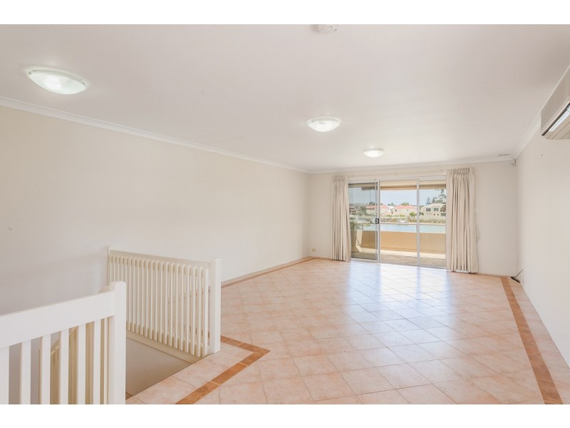 4/28 Fletcher Street, Rockingham WA 6168