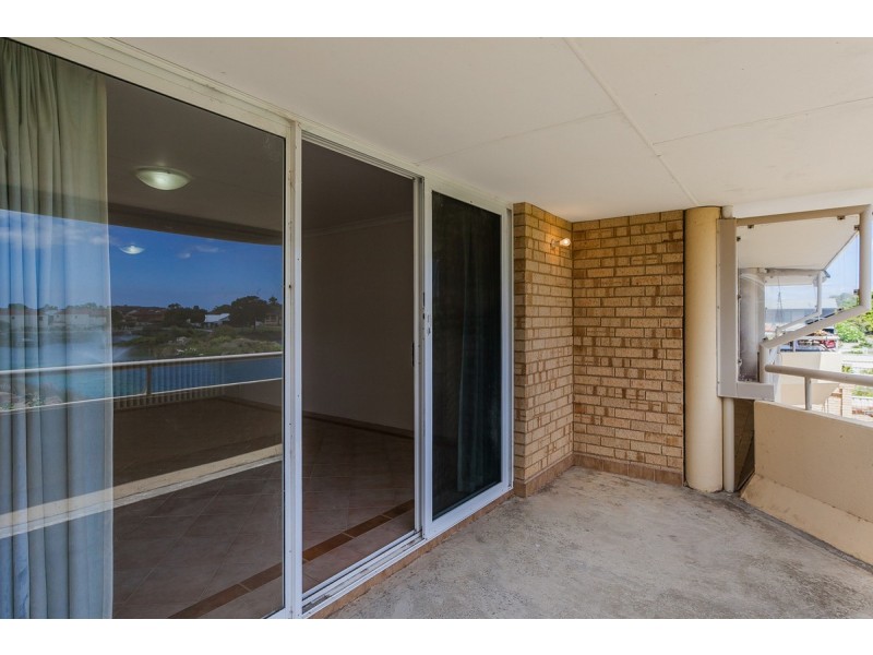 4/28 Fletcher Street, Rockingham WA 6168