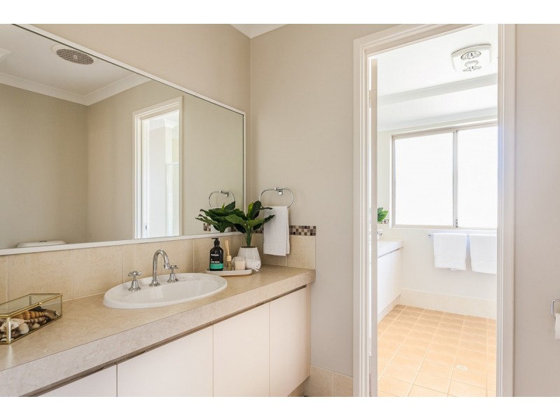 5 Yampi Vale, Secret Harbour WA 6173