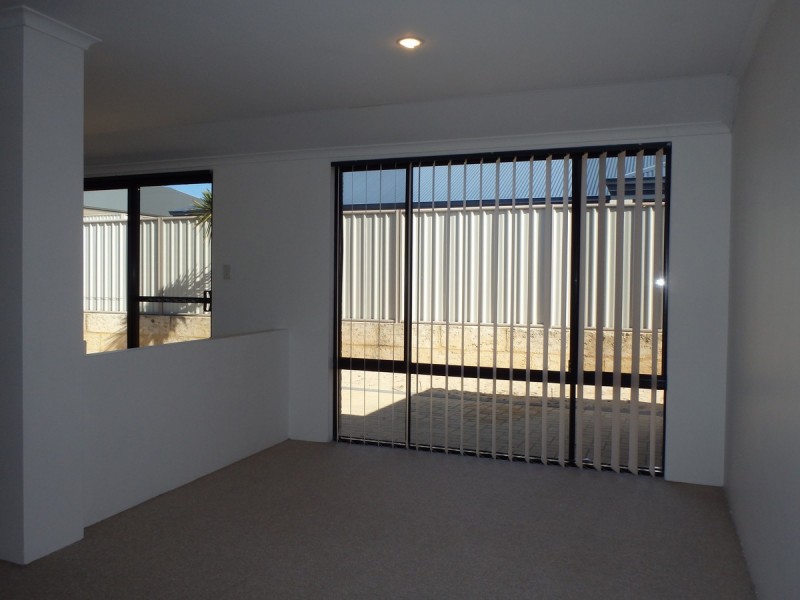 1 Vansittart Avenue, Secret Harbour WA 6173