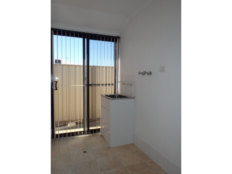 1 Vansittart Avenue, Secret Harbour WA 6173