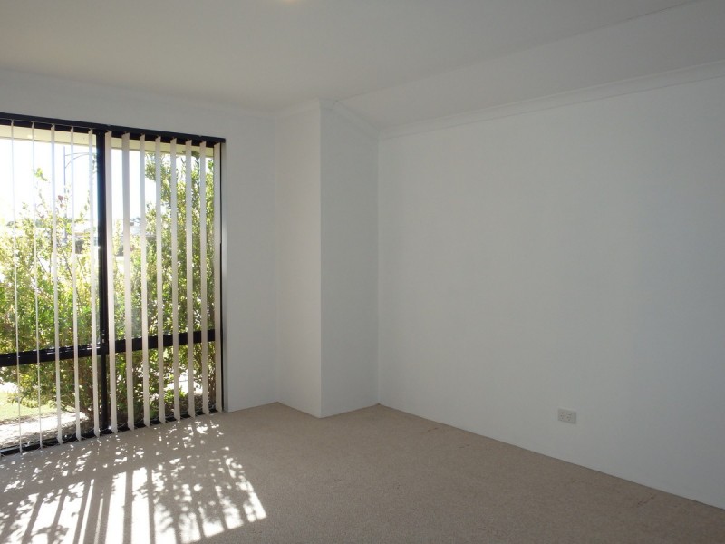 1 Vansittart Avenue, Secret Harbour WA 6173