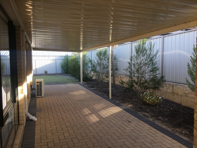 1 Vansittart Avenue, Secret Harbour WA 6173