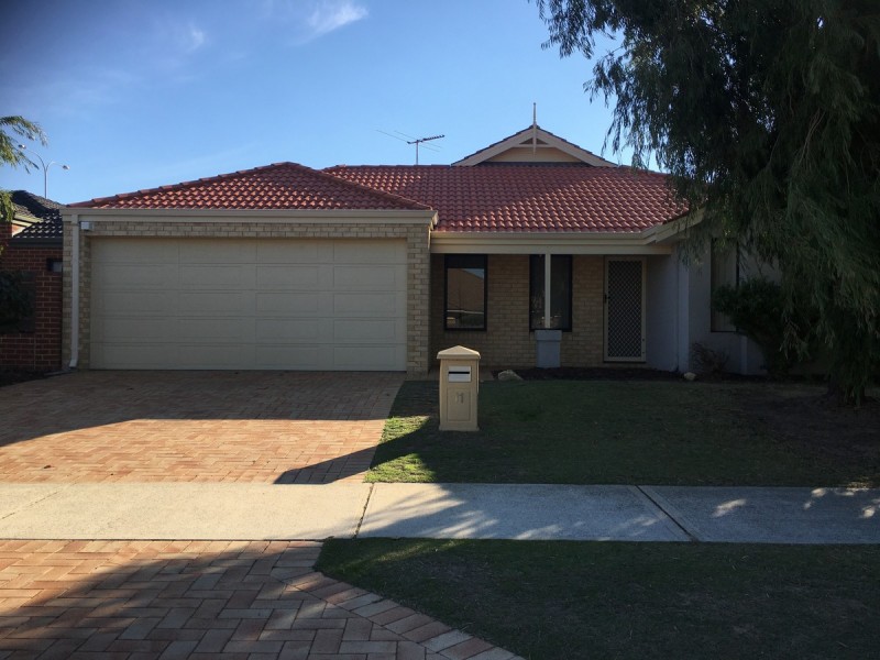 11 Crusoe Link, Secret Harbour WA 6173