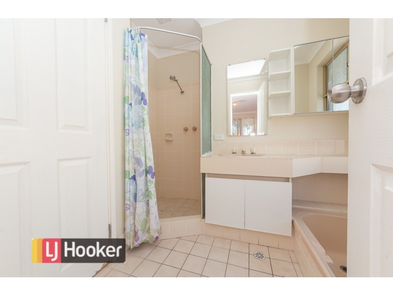 6 Glenway Loop, Cooloongup WA 6168