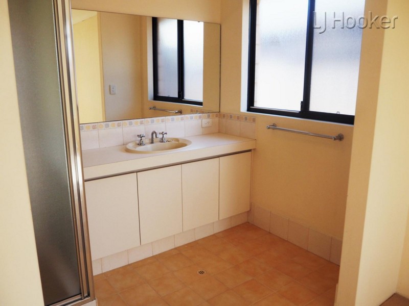 76 Endeavor Drive, Port Kennedy WA 6172