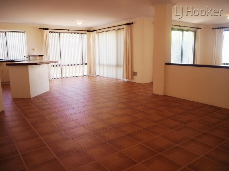 76 Endeavor Drive, Port Kennedy WA 6172