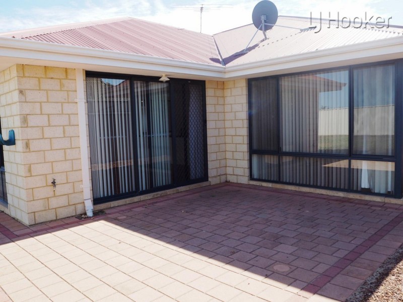 76 Endeavor Drive, Port Kennedy WA 6172