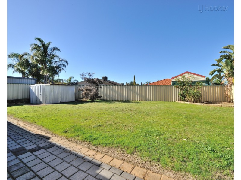 6 Yelka Way, Bertram WA 6167