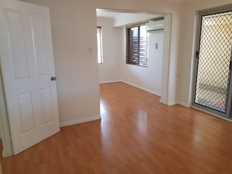 8 Portsmouth Place, Waikiki WA 6169