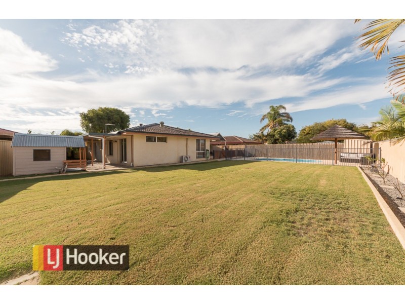 8 Portsmouth Place, Waikiki WA 6169