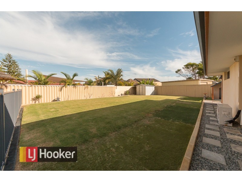 8 Portsmouth Place, Waikiki WA 6169