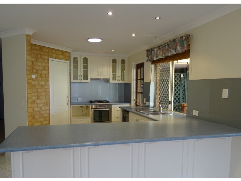 2 Kingsford Court, Port Kennedy WA 6172