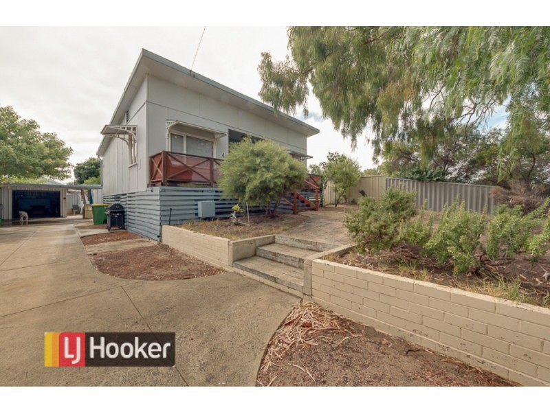 4 Willis Street, Warnbro WA 6169