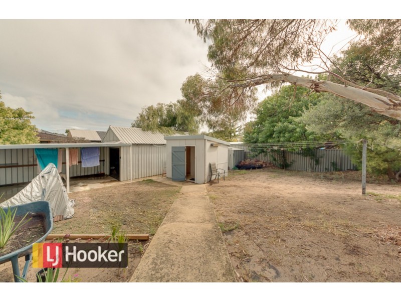 4 Willis Street, Warnbro WA 6169