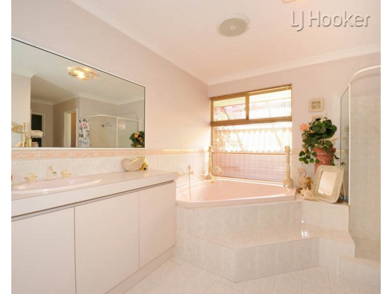 23 The Avenue, Warnbro WA 6169