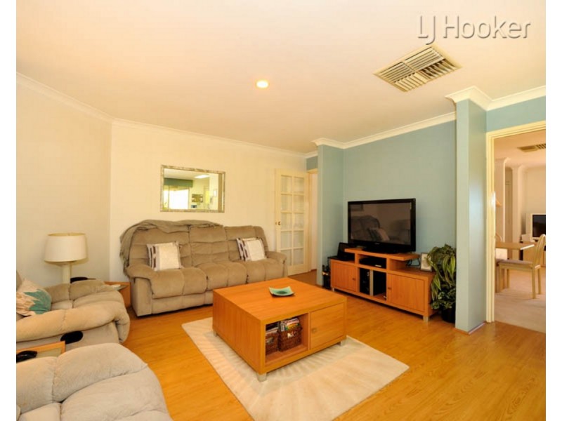 23 The Avenue, Warnbro WA 6169