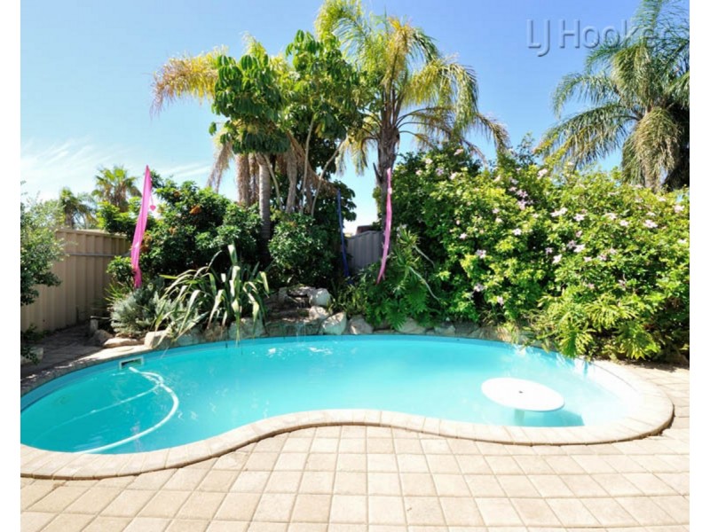 23 The Avenue, Warnbro WA 6169