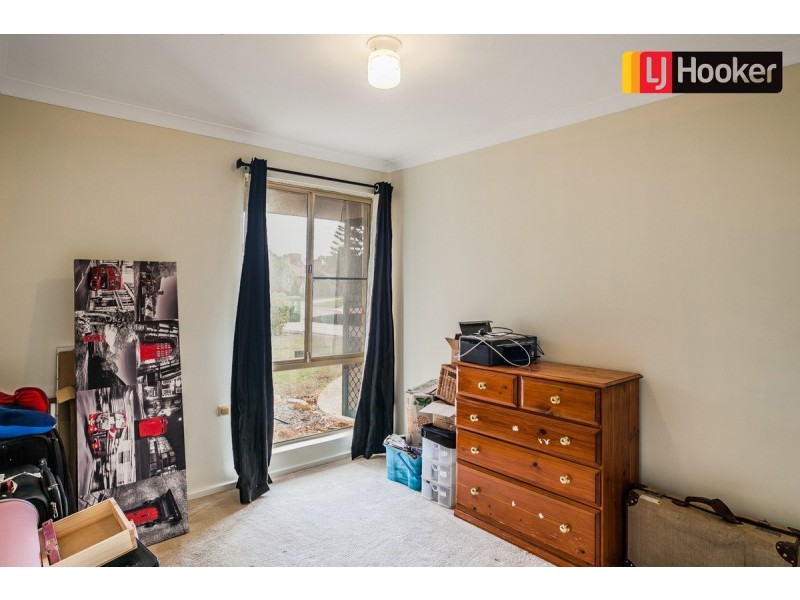 8 Doncaster Gardens, Port Kennedy WA 6172