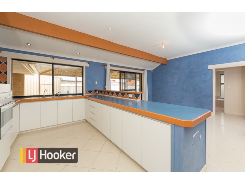 2 Strasbourg Ramble, Port Kennedy WA 6172