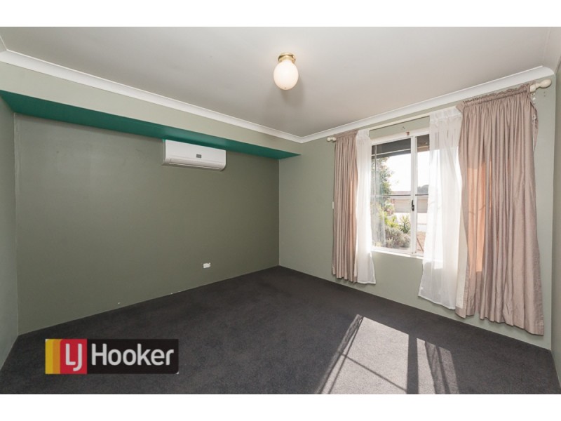 32 Manly Crescent, Warnbro WA 6169