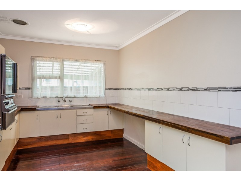 7 Pictor Court, Rockingham WA 6168