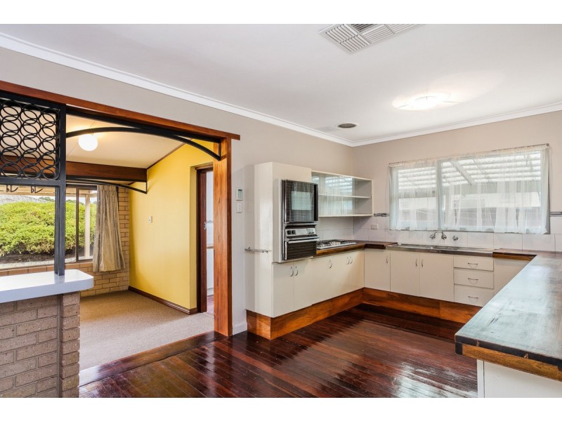 7 Pictor Court, Rockingham WA 6168