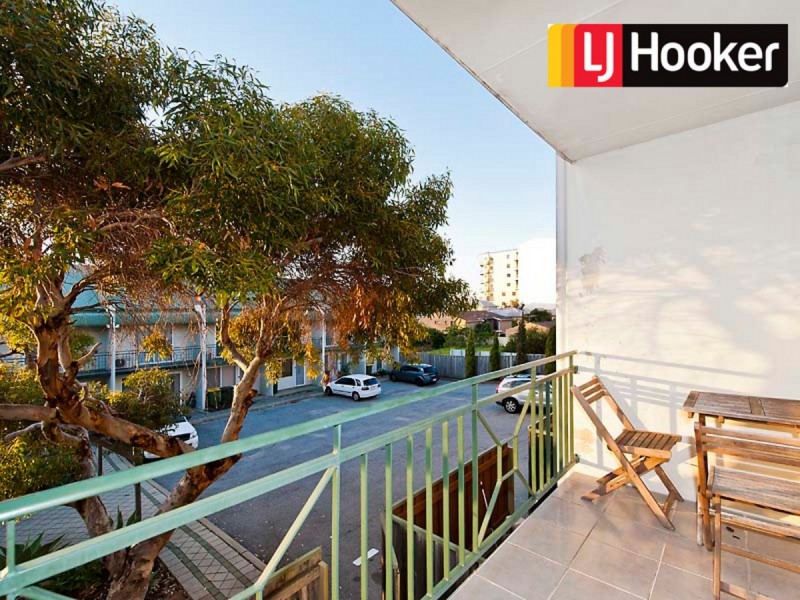 1/52 Kent Street, Rockingham WA 6168