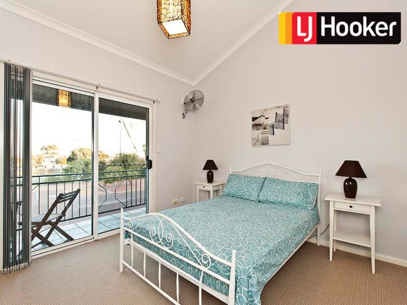 1/52 Kent Street, Rockingham WA 6168
