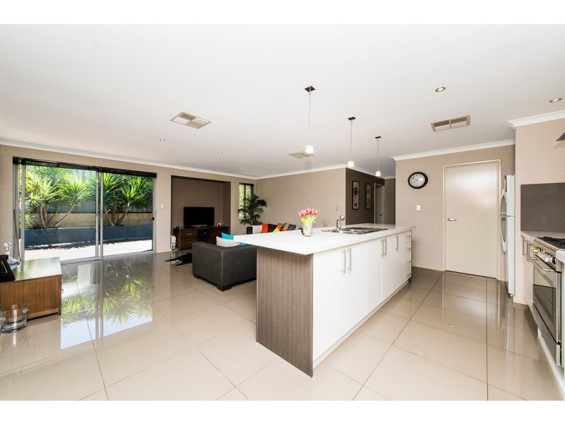 10 Yelbeni Loop, Baldivis WA 6171