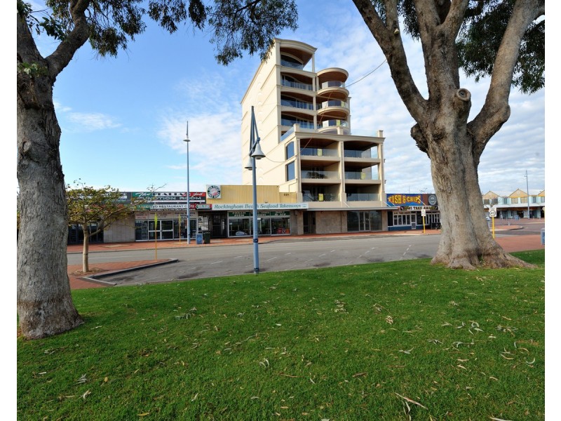 4/3 Rockingham Beach Road, Rockingham WA 6168