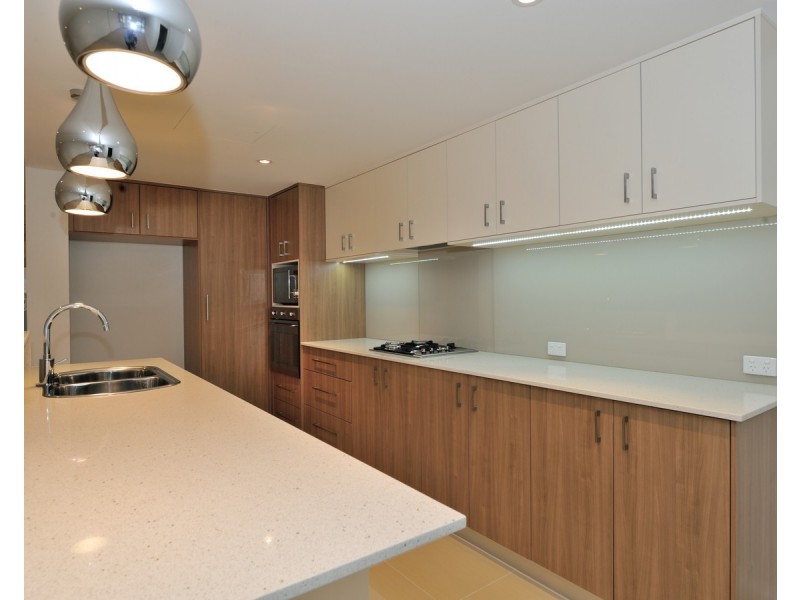 4/3 Rockingham Beach Road, Rockingham WA 6168