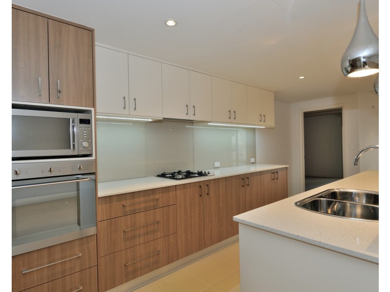 4/3 Rockingham Beach Road, Rockingham WA 6168