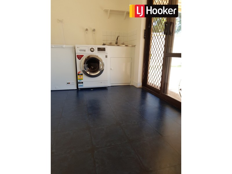 10 Warner Lane, Rockingham WA 6168