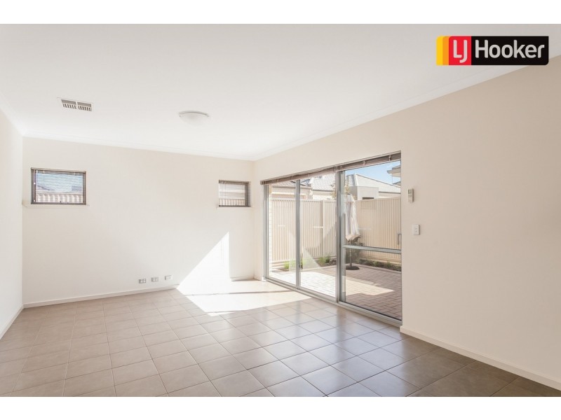 2/133 Harrington Waters Drive, Waikiki WA 6169