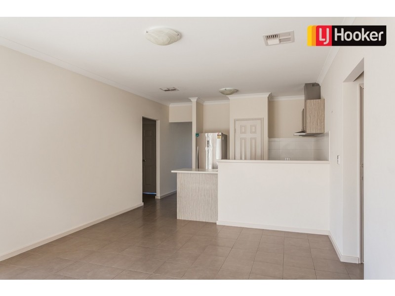 2/133 Harrington Waters Drive, Waikiki WA 6169