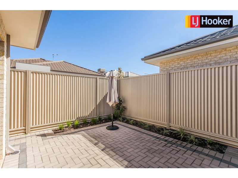 2/133 Harrington Waters Drive, Waikiki WA 6169