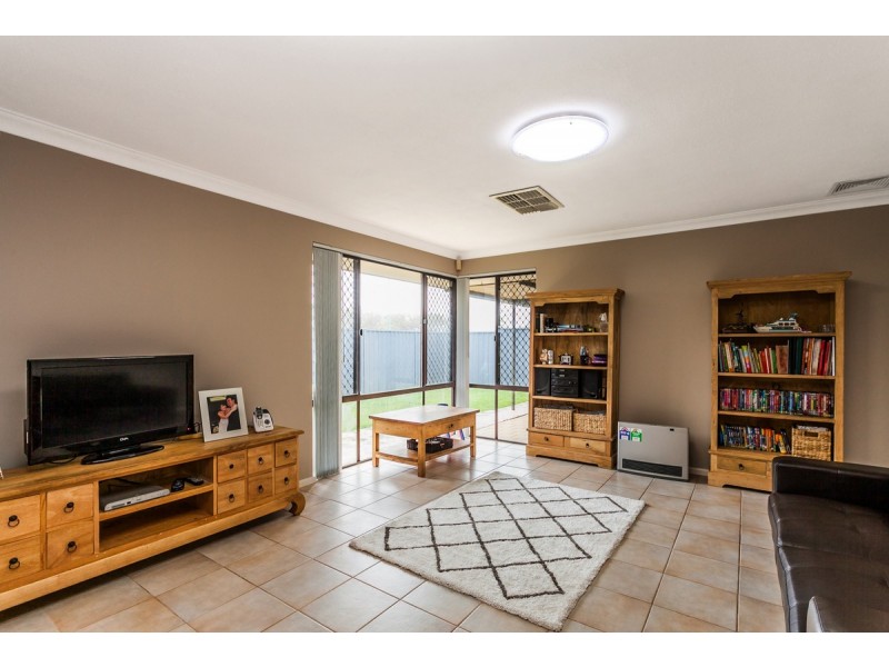 65 Kingsbridge Road, Warnbro WA 6169