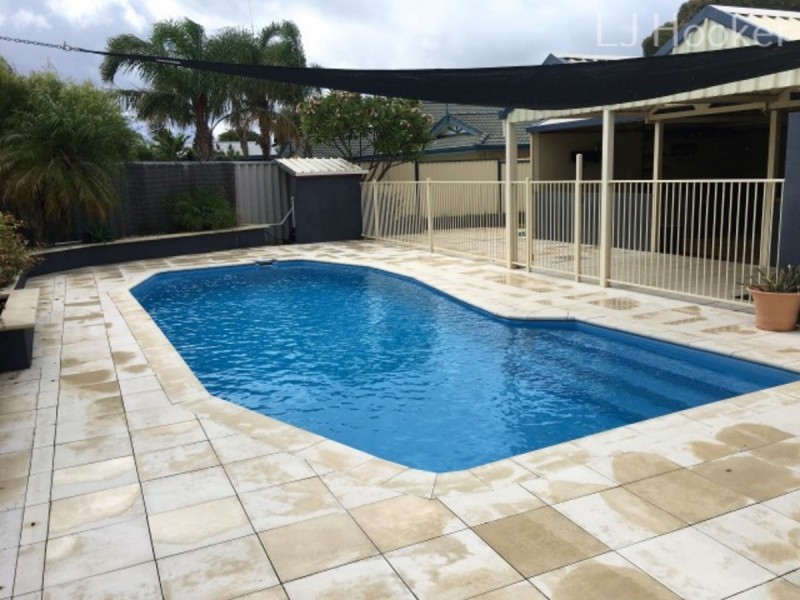 15 Santa Barbara Court, Waikiki WA 6169