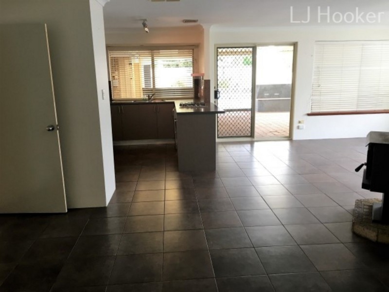 15 Santa Barbara Court, Waikiki WA 6169