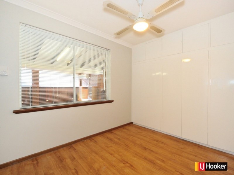 16 Benton Way, Safety Bay WA 6169
