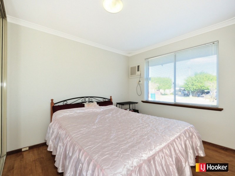 16 Benton Way, Safety Bay WA 6169