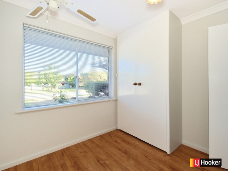 16 Benton Way, Safety Bay WA 6169