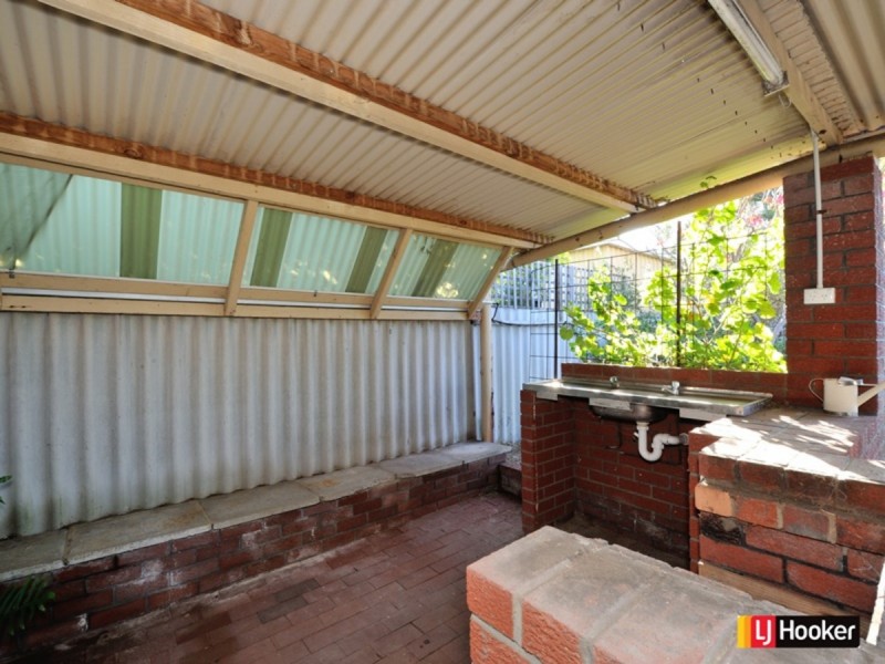 16 Benton Way, Safety Bay WA 6169