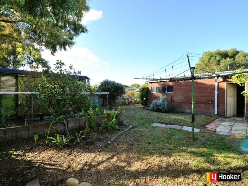 16 Benton Way, Safety Bay WA 6169