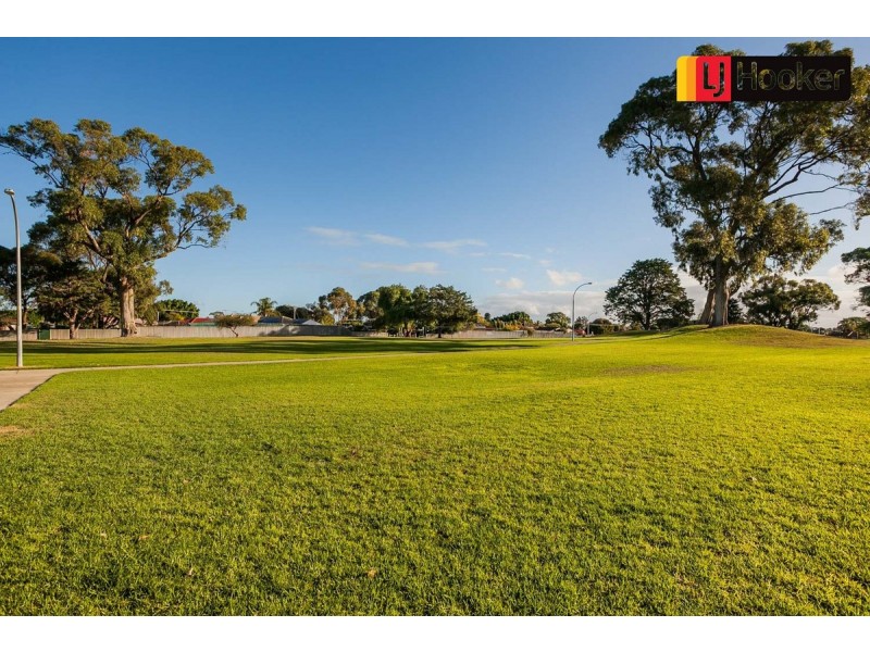 15 Goline Court, Hillman WA 6168