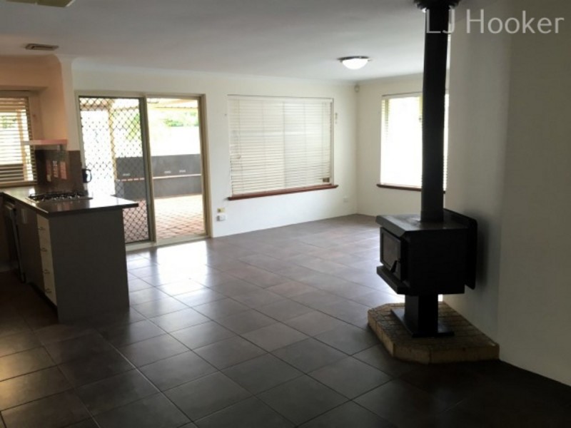 15 Santa Barbara Court, Waikiki WA 6169